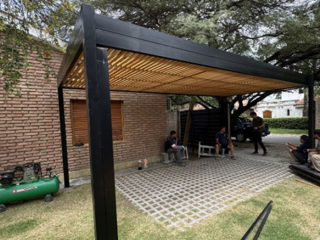 cochera de estructura metálica